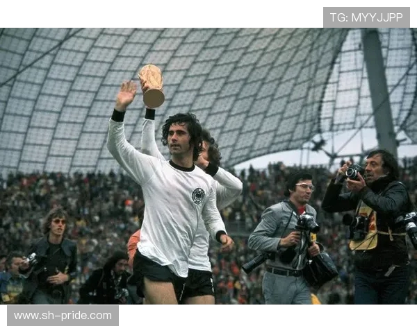 盖德·穆勒:足球史上最伟大的射手之一的传奇人生与不朽足迹 盖德·穆勒:足球史上最伟大的射手之一的传奇人生与不朽足迹