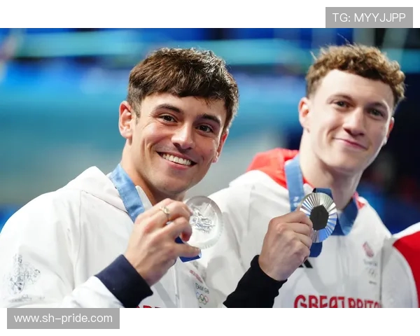 托马斯·戴利从跳水冠军到时尚偶像的转型之路与个人成长故事 托马斯·戴利从跳水冠军到时尚偶像的转型之路与个人成长故事