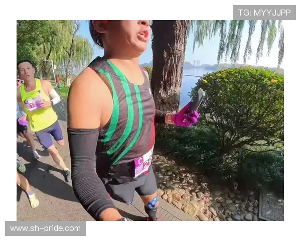 南京攀岩队在城市马拉松中的拼搏历程与奋斗精神全景回顾 南京攀岩队在城市马拉松中的拼搏历程与奋斗精神全景回顾