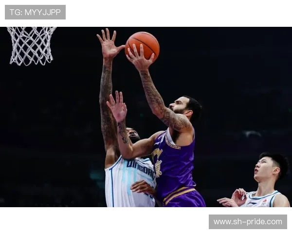 北控男篮对阵深圳精彩比赛录像回顾与分析